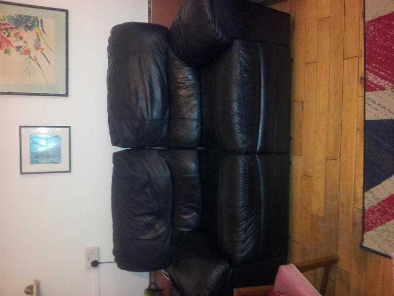 Leather recliner sofa