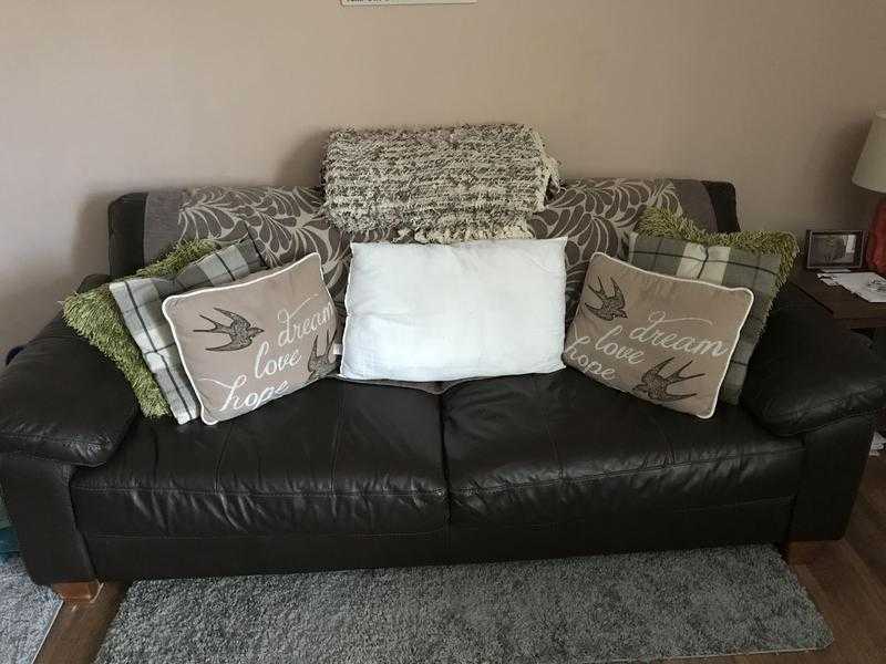 Leather Sofa 4 seater excellent condition