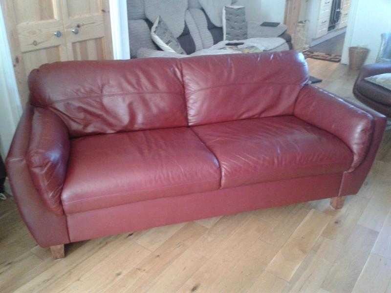 Leather sofa, burgundy, 3 seater, good condition, Luton