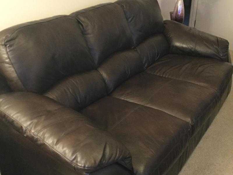 Leather suite 32 seater