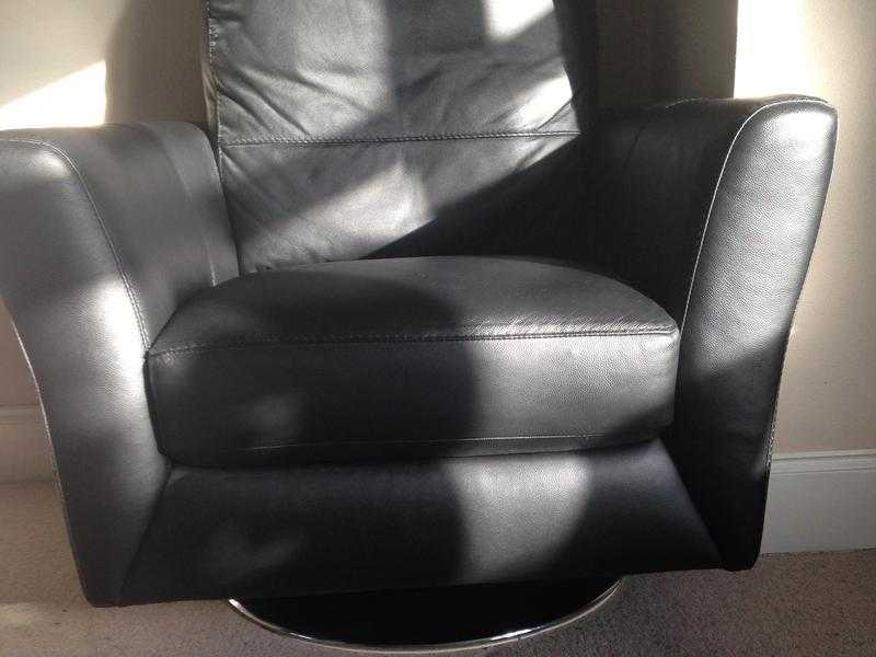 Leather swivel chair in immaculate condition.