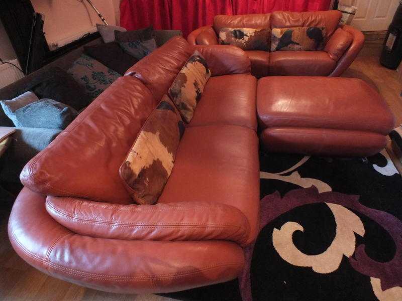 LEATHERLAND CORNER  3 PIECE SUITE EXCELLENT CONDITION