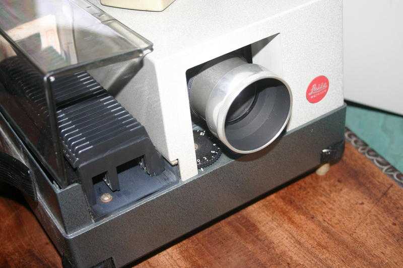 Leitz Pradovit Colour 35mm slide projector. Have a Xmas family  slide show