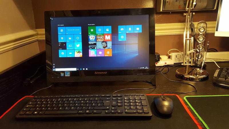 Lenovo 19.5 Inch C20 Intel Celeron 4GB 500GB All-in-One PC Black