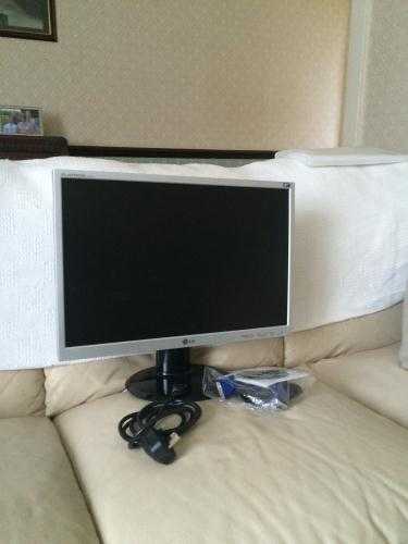 LG 22 inch widescreen monitor