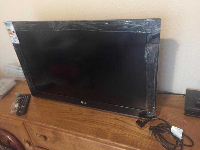 LG 32 inch television