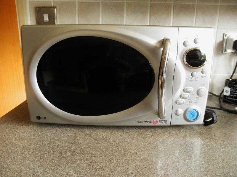 LG Microwave Oven in very good condition