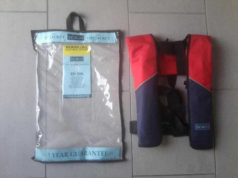 lifejacket (4 available)