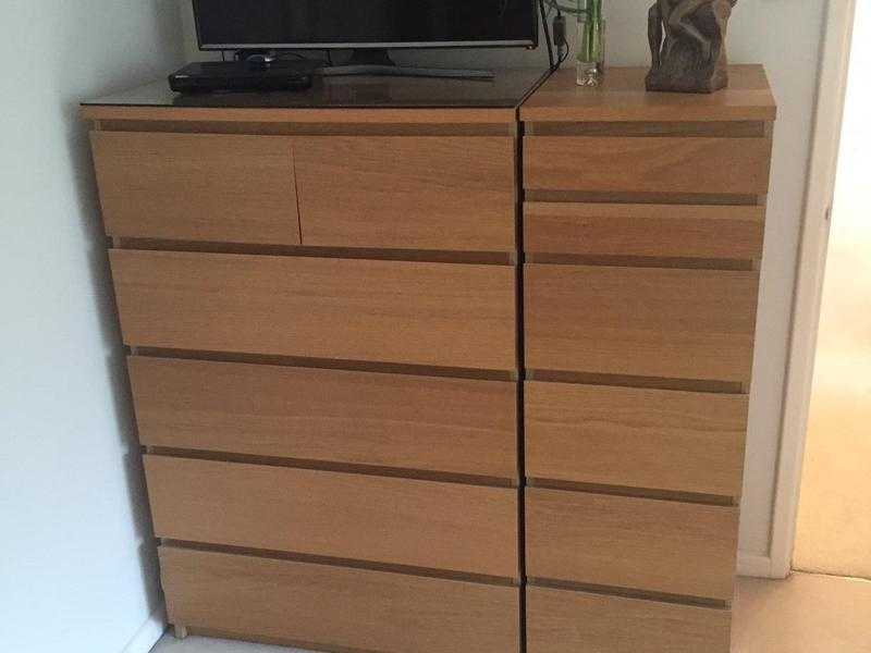 Light oak veneer chest of drawers