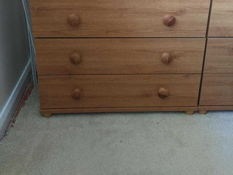 Light Wood Veneer Chest of Drawers