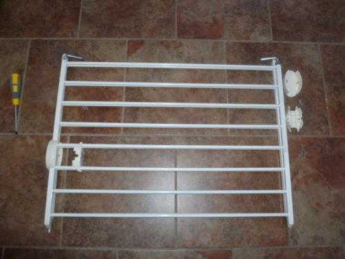 LINDAM WALL FIX EXTENDING BABY GATE WHITE METAL