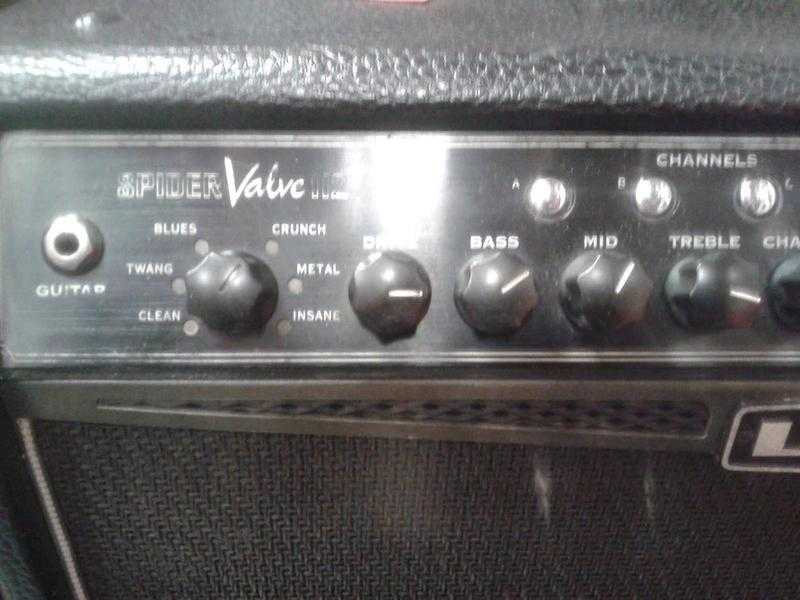Line 6 Spider 11 Guitar Valve Amp 112 with full pedal board