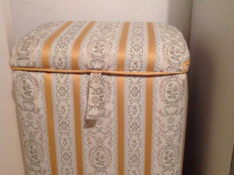 Linen  blanket box