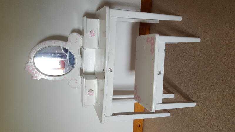 Little girls dressing table