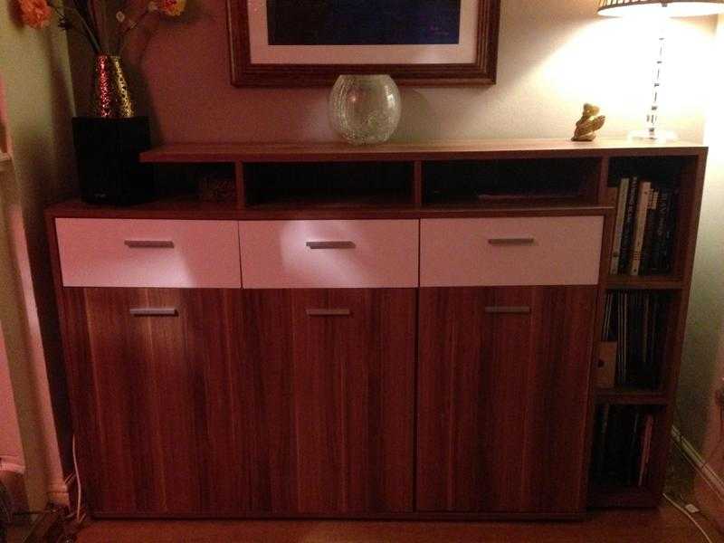 Living room unit for sale walnut and white very good condition 60