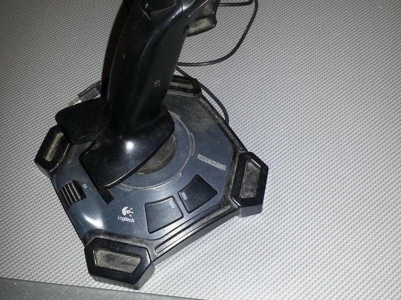 Logitech attack 3 pc gaming joystick