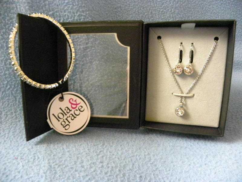 Lola and Grace Jewellery Set