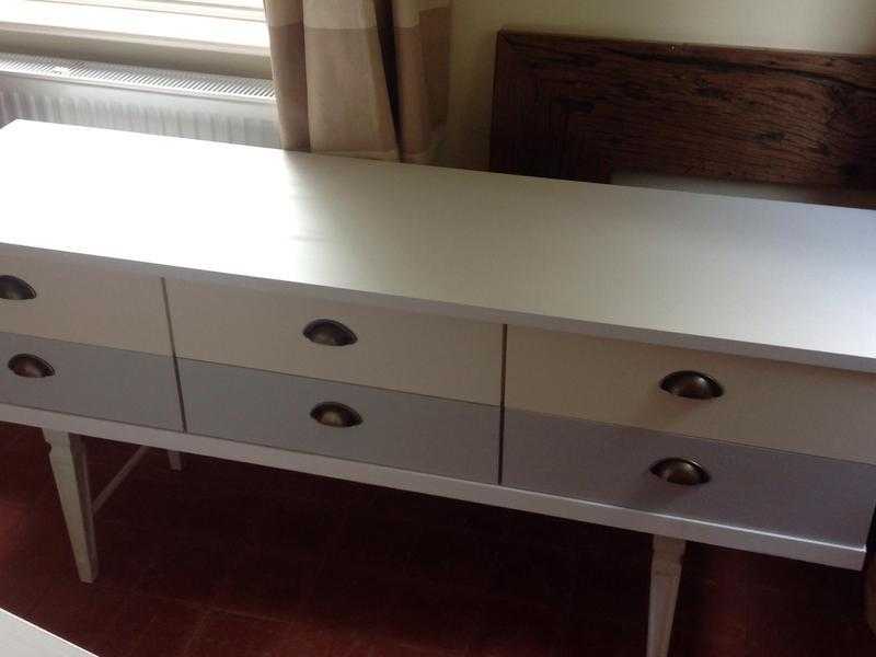 Long chest of drawers