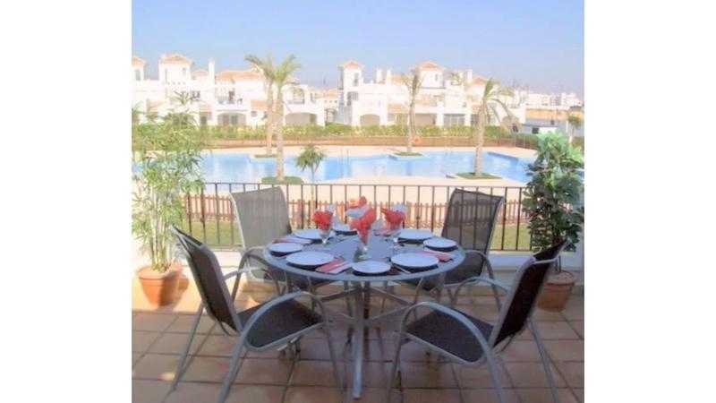 LONG TERM CONSIDERED  FOR A  2 BEDROOM  2 BATHR VILLA. MURCIA  SPAIN. SEE ADVERT FOR AVAILABLE DATES