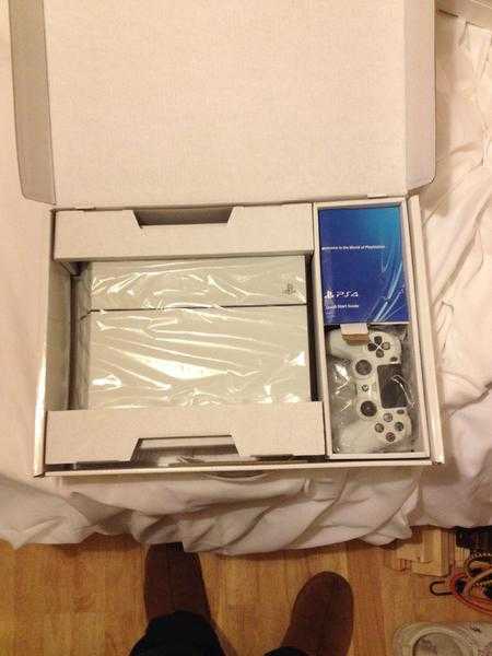 LOOK 245-NO OFFERS- WHITE PS4 BRAND NEW BOXED NEVER USED