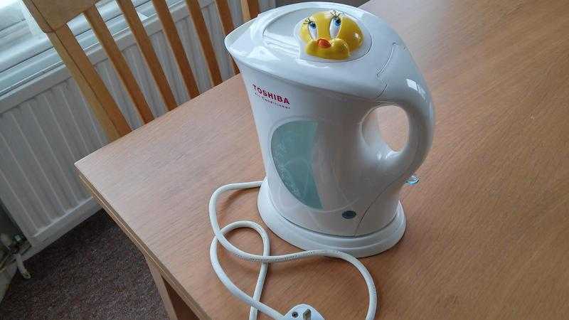 Looney Tunes Characters Electric Kettle