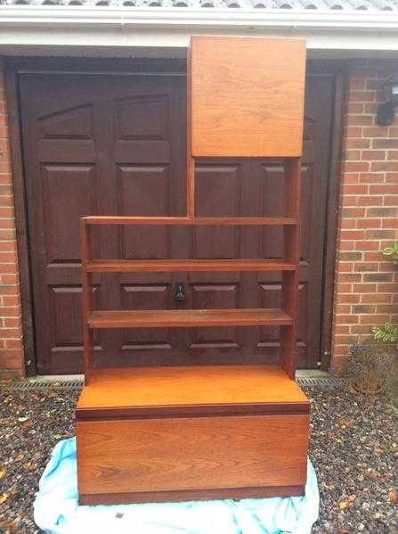 LOUNGEDINING CUPBOARDSHELVING UNIT - TEAK