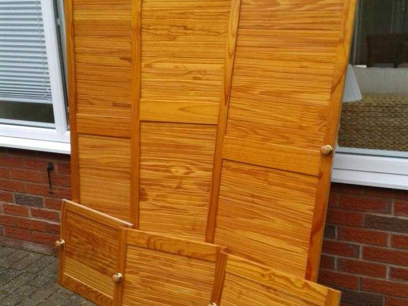 Louvred pine doors