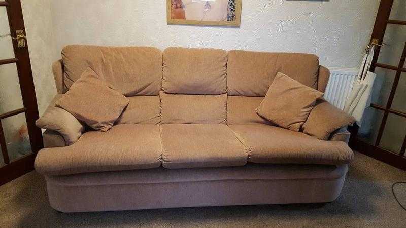 LOVELY 3 SEATER SOFA