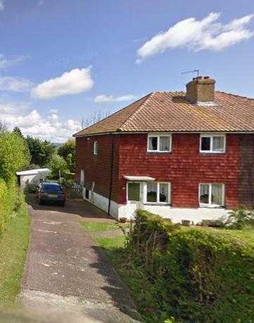 Lovely 3bed house amp log cabin in Lewes, with beautiful big garden