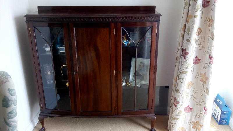 Lovely Antique cabinet great condition