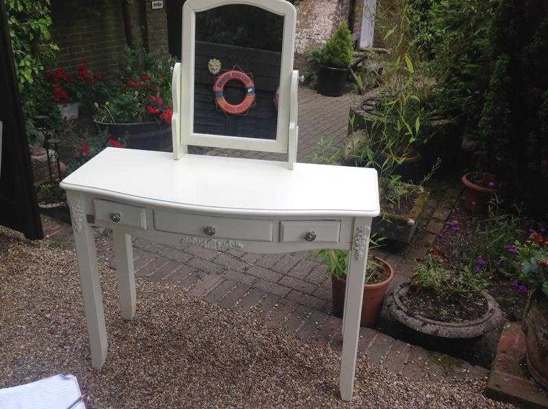 Lovely as new petite dressing table