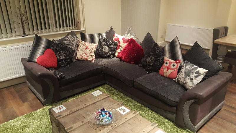 lovely black and grey corner sofa 350 ono