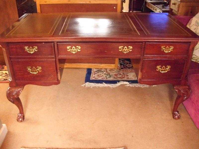 lovely chippendale style mahogany 4 draw desk