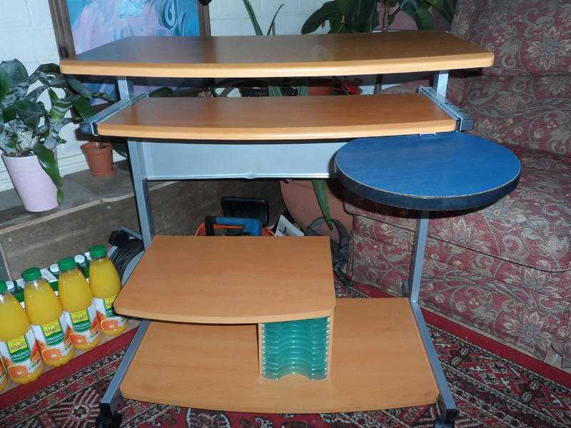 Lovely computer desk