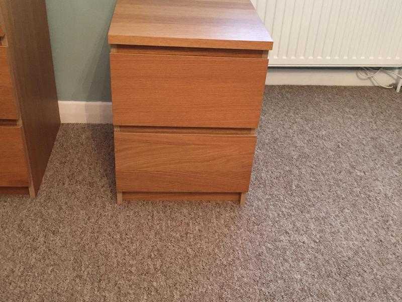 Lovely good quality bedside table oak veneer