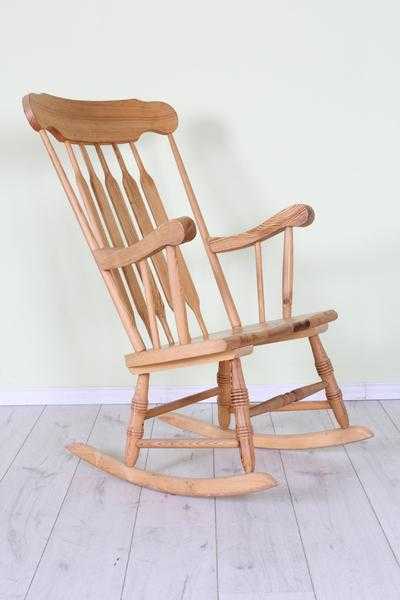 LOVELY OAK ROCKING CHAIR LIGHT IN COLOUR WAXED - CAN DELIVER UK WIDE