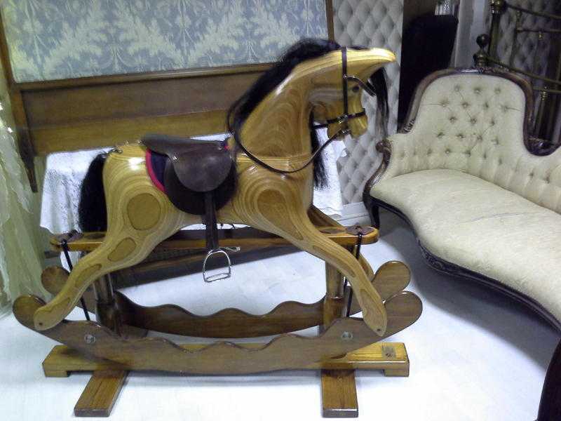 Lovely Rocking Horse ( swinginghinged ) Lovely detailed.