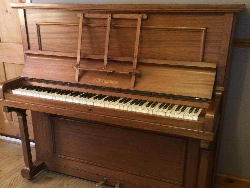 Lovely upright piano