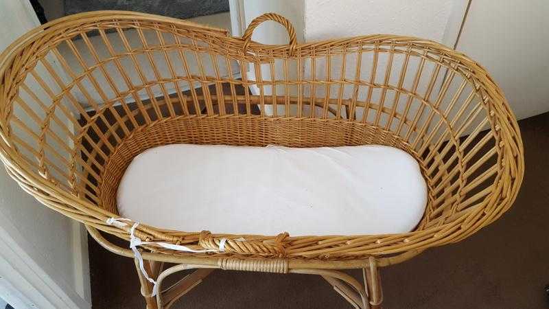 Lovely wicker crib