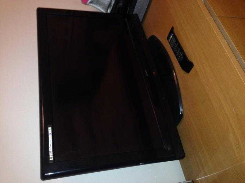 Lowry 32 inch tv