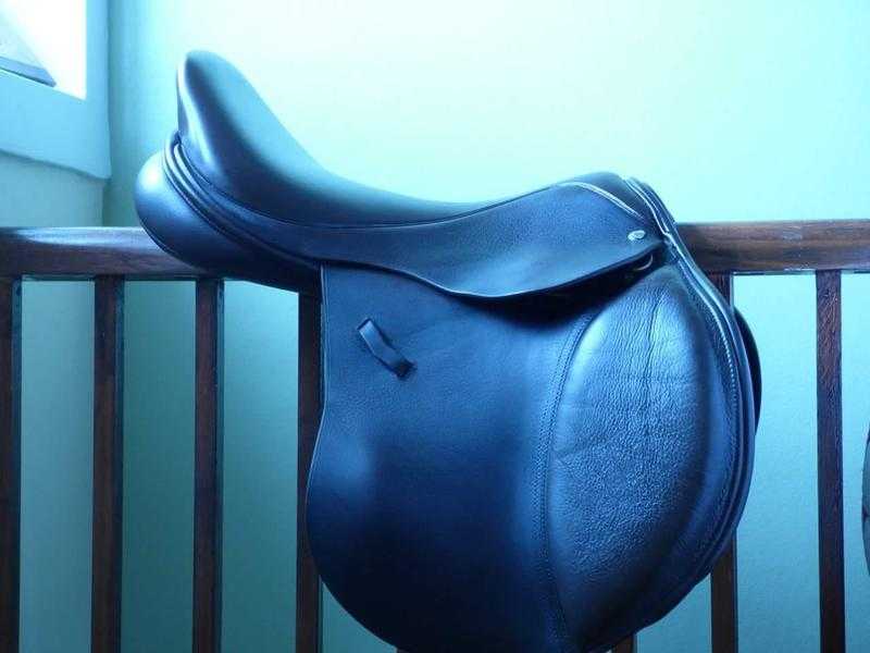 LOXLEY JUMP SADDLE FOR SALE