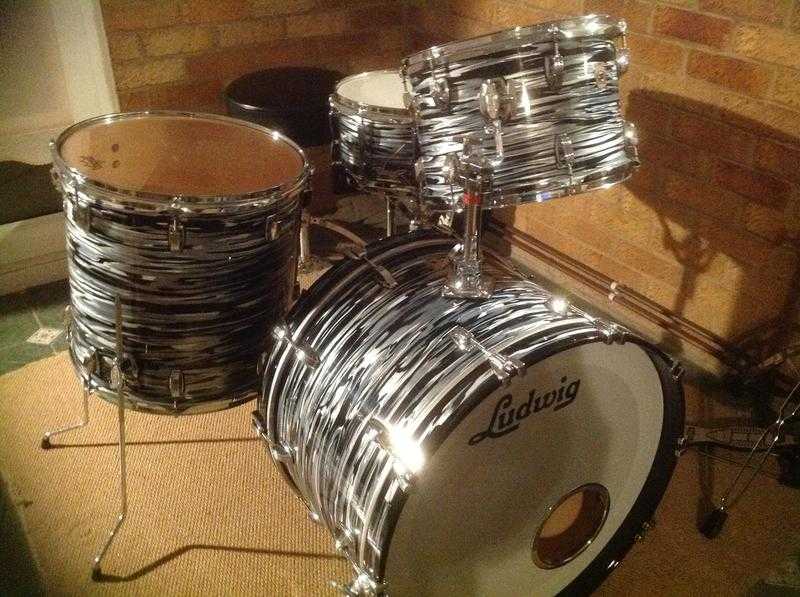 Ludwig Classic Drum Kit in Stunning BLACK Oyster Pearl very Good Condition New Price 3000 Now 1750
