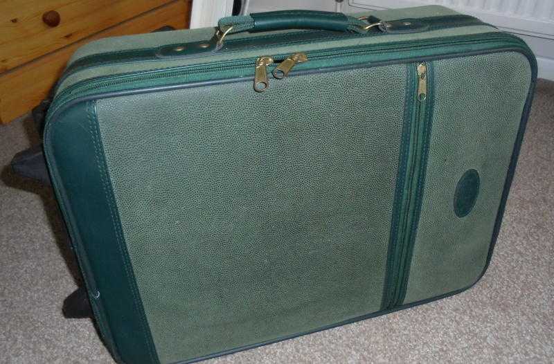 LuggageSuitcase on Wheels