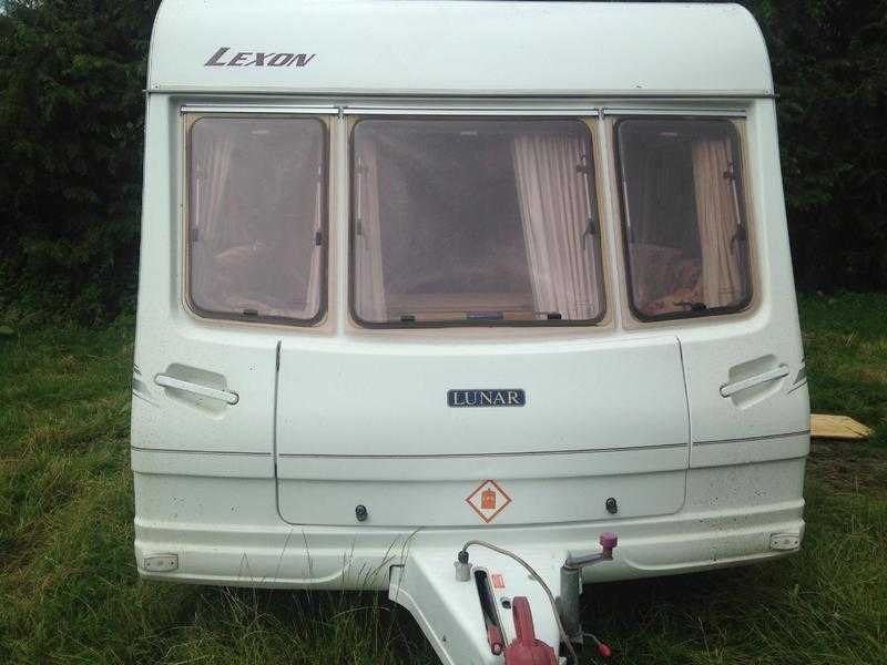 lunar lexon 4 berth fitted bed