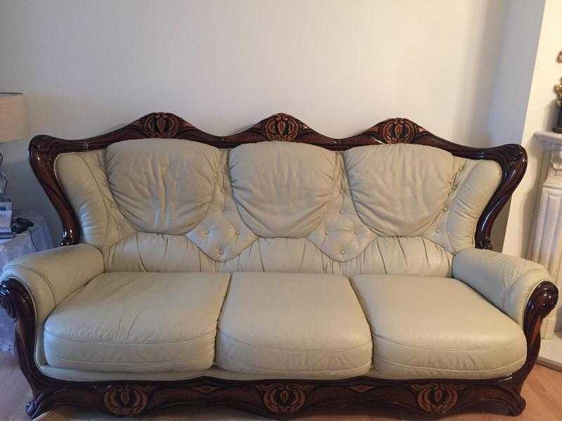 Luxurious amp comfortable Italian leather sofas for SALE