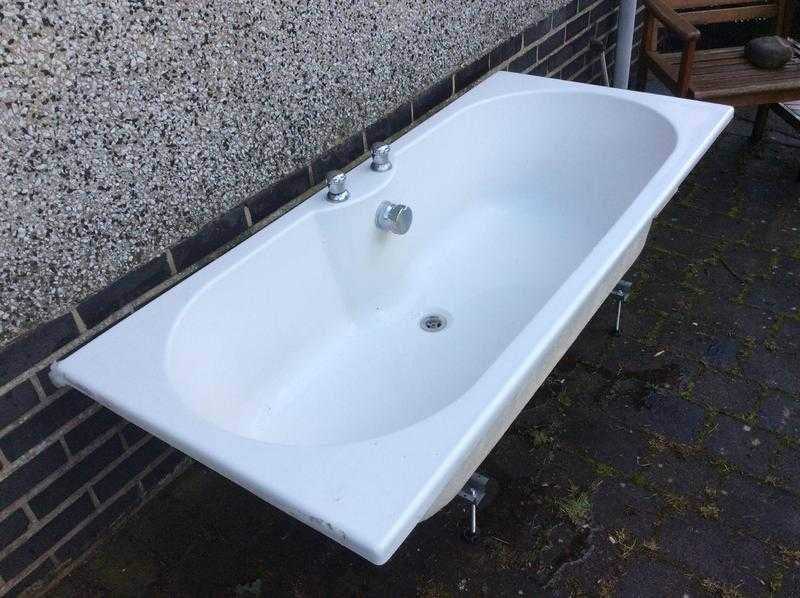 Luxurious double ended bath