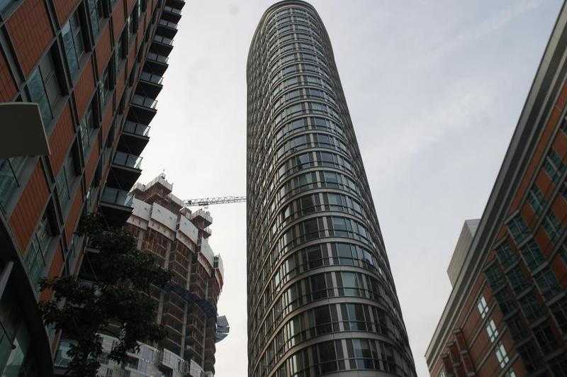 Luxurious one bedroom flat in Ontario Tower in Canary Wharf area