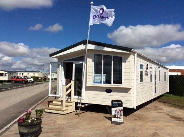 LUXURY CARAVAN FOR SALE  NO SITE FEE039S TILL201812 MONTH OWNER SEASON