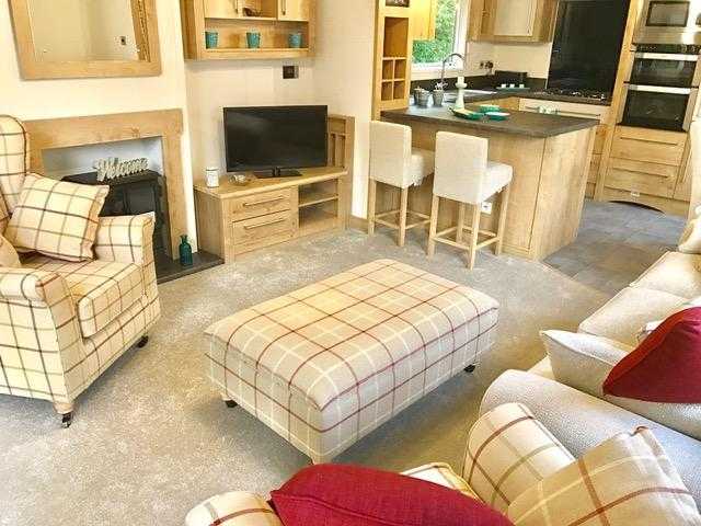 LUXURY EX DEMO HOLIDAY HOME NR ROCK, PADSTOW, PORT ISSAC, CORNWALL, NO FEES UNTIL 2018