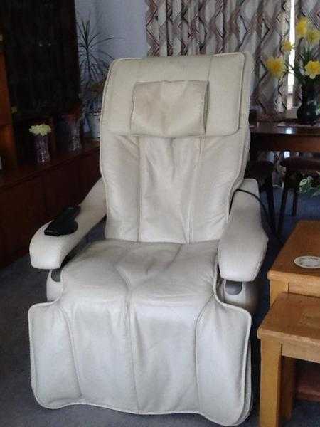 Luxury massage chair